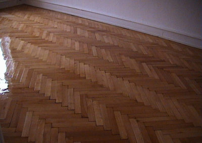 Rénovation de Parquet : Ponçage et Vitrification.