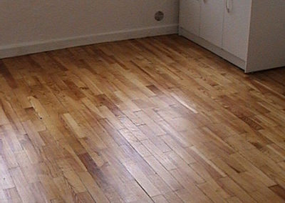 Rénovation de Parquet : Ponçage et Vitrification.