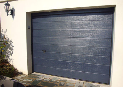 Porte de garage sectionnelle, laqué bleu gris